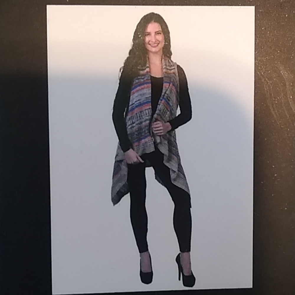NWT. .LILDY PRINTED SWEATER VEST/ CARDIGAN